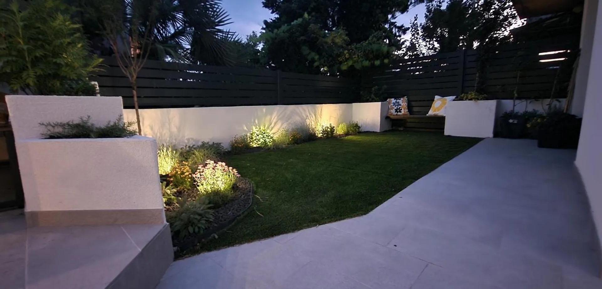Private Fenced Garden With Bbq Area Only Minutes From The Beach - Urban Secret Kantrida 리예카