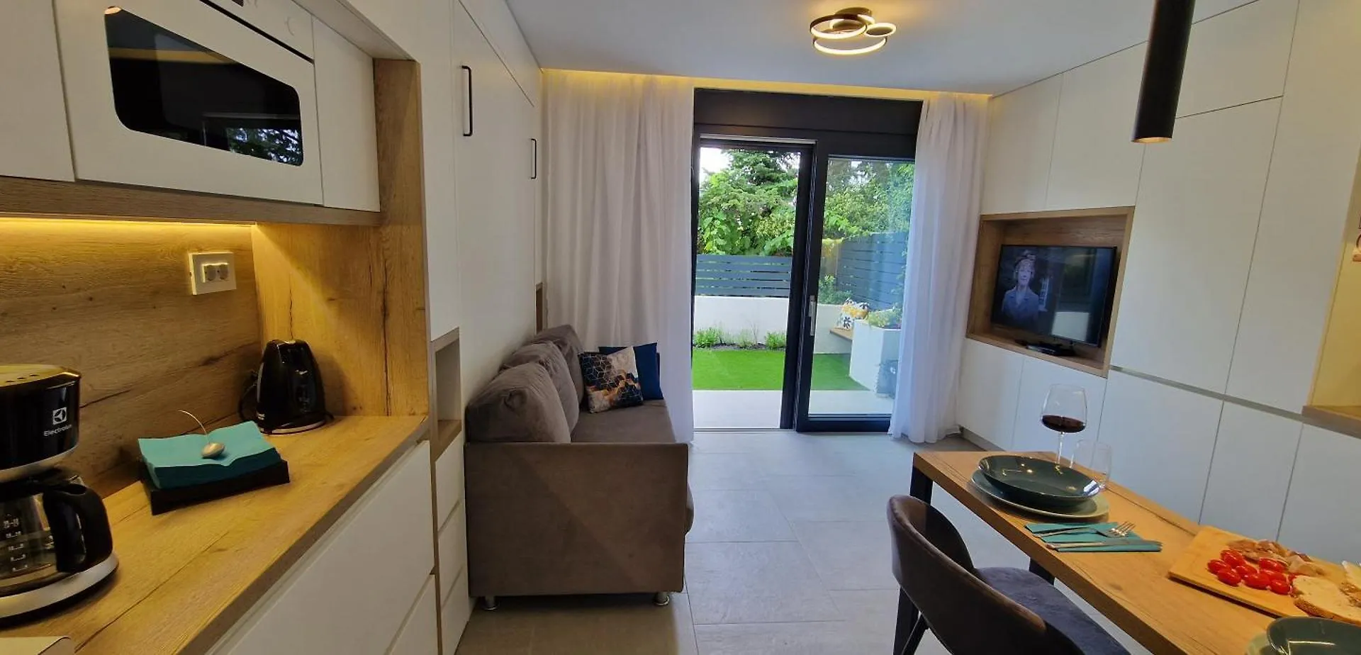 Private Fenced Garden With Bbq Area Only Minutes From The Beach - Urban Secret Kantrida 리예카 0*,  크로아티아
