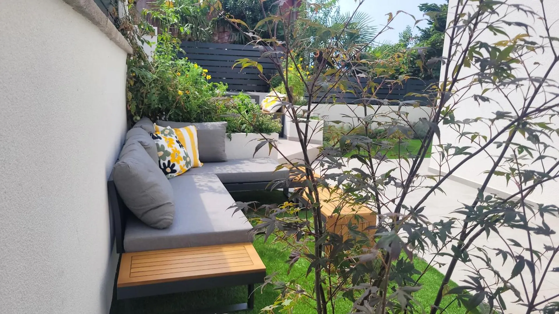 아파트 Private Fenced Garden With Bbq Area Only Minutes From The Beach - Urban Secret Kantrida 리예카