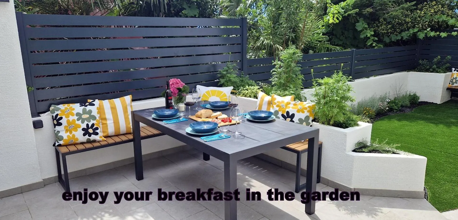 Private Fenced Garden With Bbq Area Only Minutes From The Beach - Urban Secret Kantrida 리예카 0*,  크로아티아